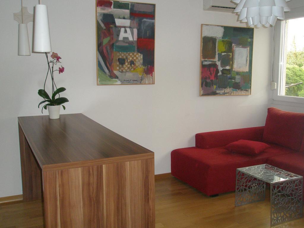 Apartment Peni Split Room photo